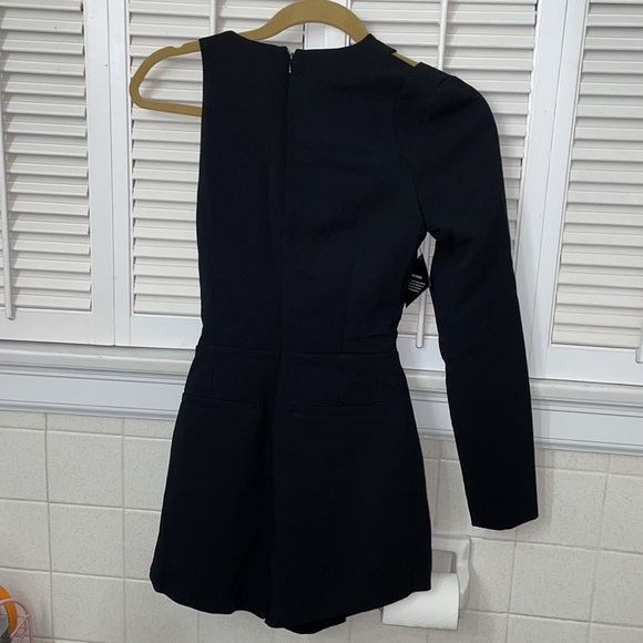 Nasty gal twist stomach one long sleeve shoulder edgy black romper sexy NWT date - Picture 4 of 6